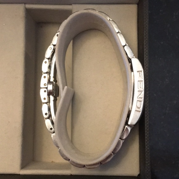 EUC FENDI TIMEPIECE - Picture 3 of 6